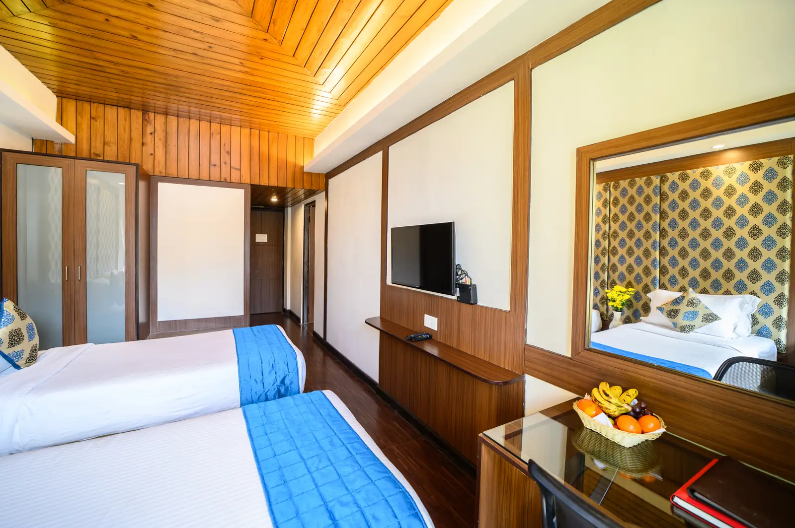 Deluxe Family Room