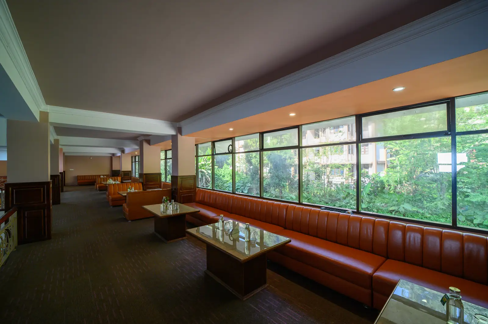 Guras Bar & Lounge